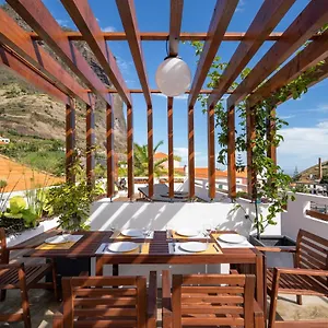  Ostello Madeira Surf Camp Portogallo